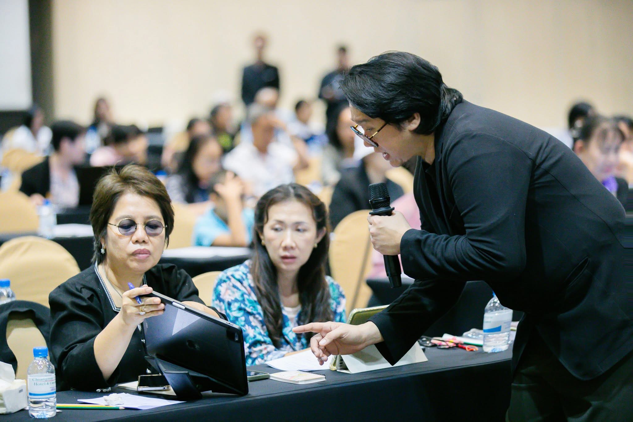 แนะนำการใช้เครื่องมือ AI บนแท็บเล็ตแบบใกล้ชิด
